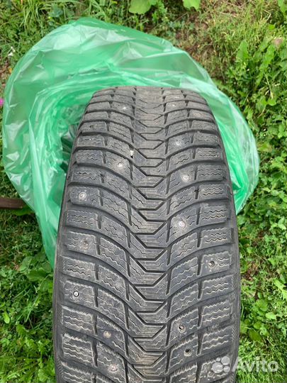 Michelin X-Ice North 3 215/65 R16 102T