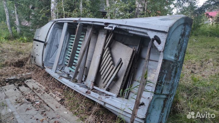 Моторная алюминиевая лодка с веслами