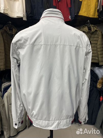 Ветровка Carbona