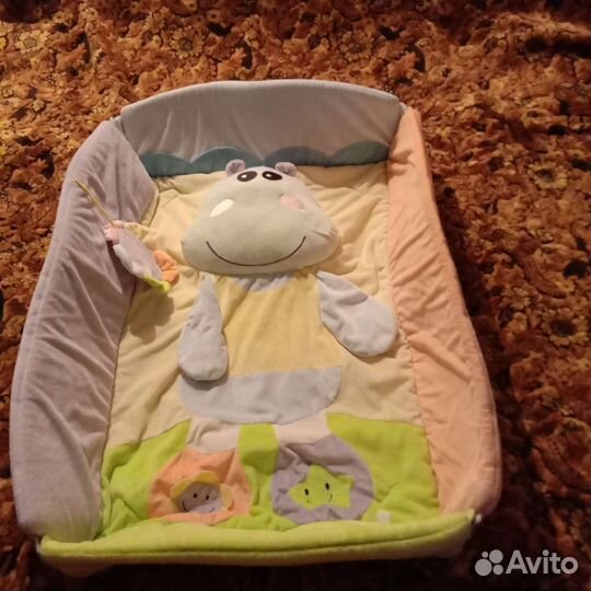 Лежак,манежик для малышки