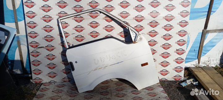 Дверь передняя правая Nissan Vanette Van SKF2MN RF