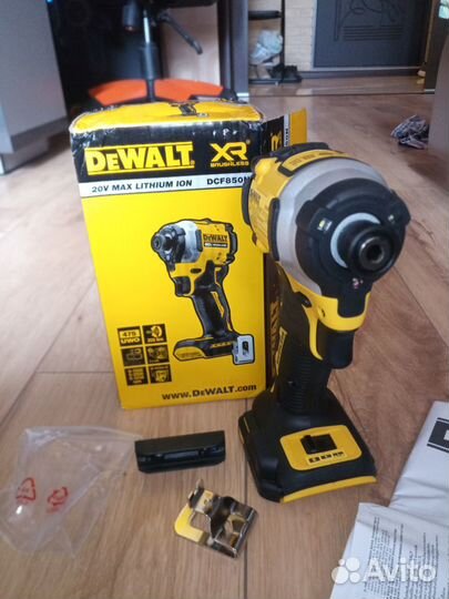 Импульсный винтоверт DeWalt dcf850n