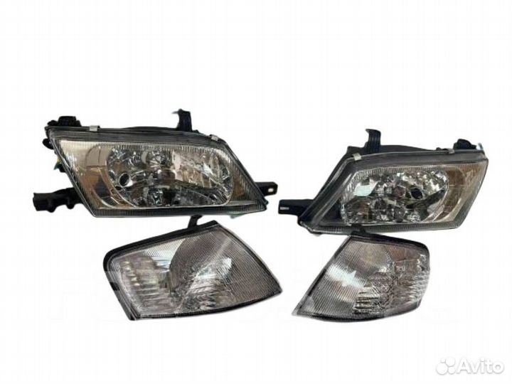Комплект фары Nissan AD / Wingroad Y11 99-05