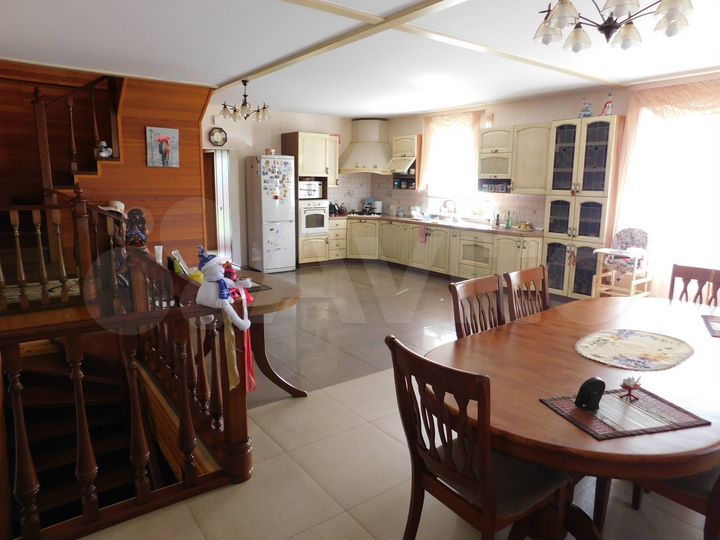 Дом 290,8 м² на участке 20 сот.