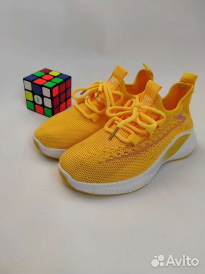 Кроссовки для девочек и мальчиков