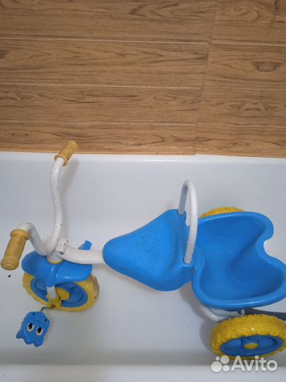 Трехколесный велосипед