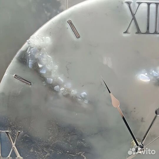 Часы настенные из эпоксидной смолы