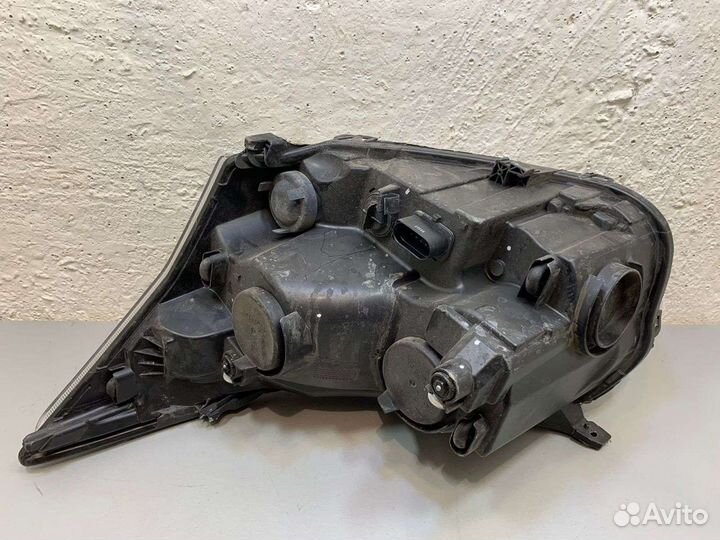 Правая фара Ford Transit