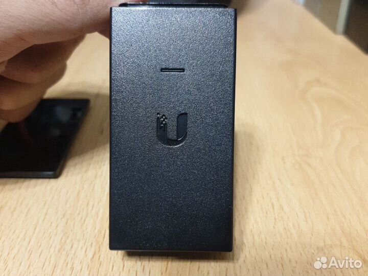 Ubiquti switcing gigabit power