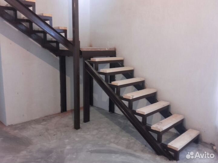 Металлокаркас лестниц