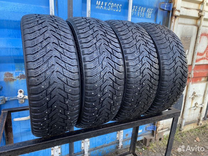 Nokian Tyres Hakkapeliitta 8 SUV 235/60 R18 107H