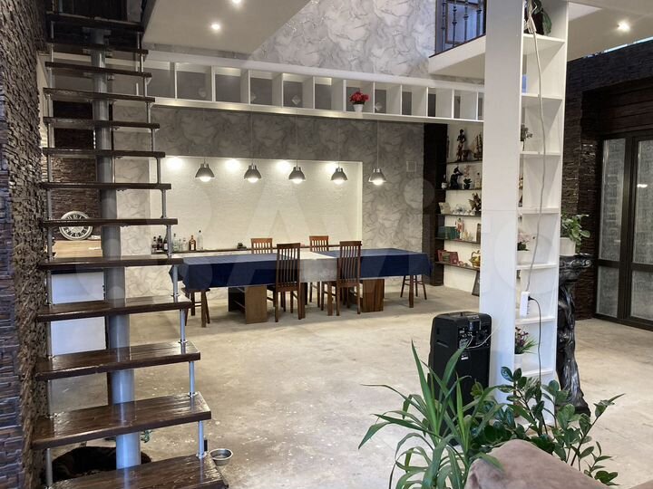 Дом 265 м² на участке 2 сот.