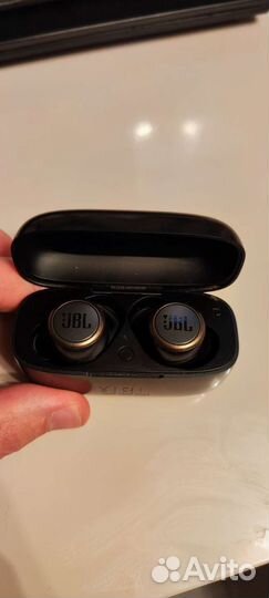 Беспроводные наушники JBL 300 TWS