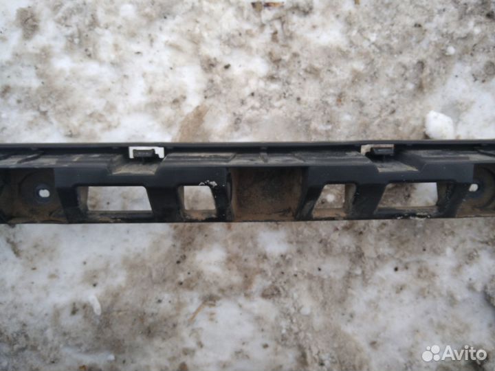 Кронштейн заднего бампера центральный VW Polo