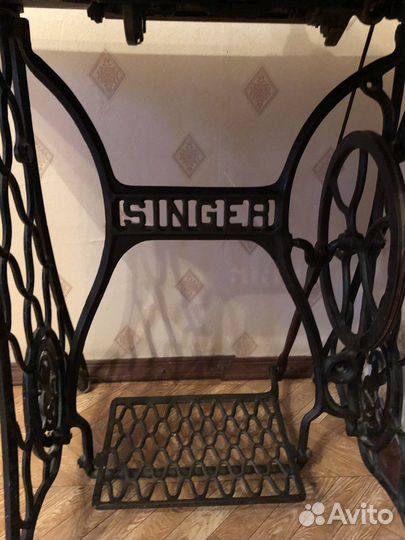 Швейная машинка Зингер, ножная. С футляром