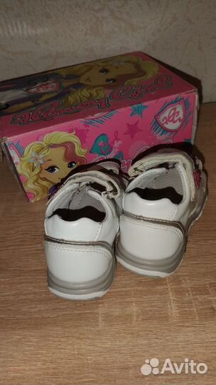 Сандалии для девочки 20 размер