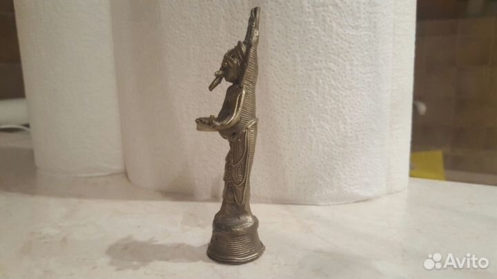 Статуэтки Непал и Гонконг