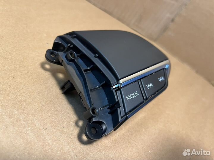 Кнопки на руль toyota camry 70 правые