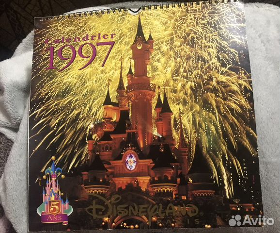 Календарь Disneyland настеный