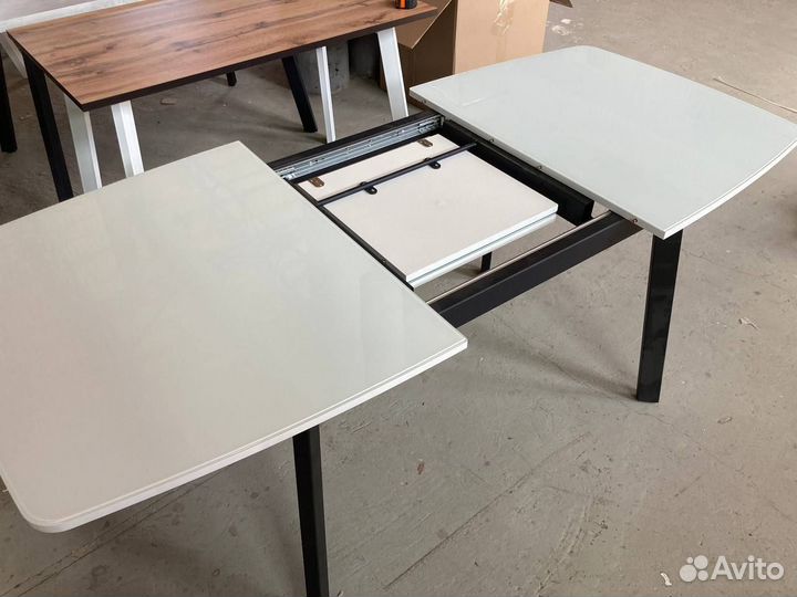 Стол стеклянный раздвижной