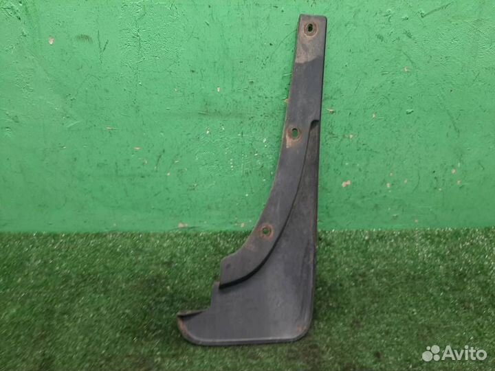 Брызговик передний левый Toyota RAV4 A30 2007