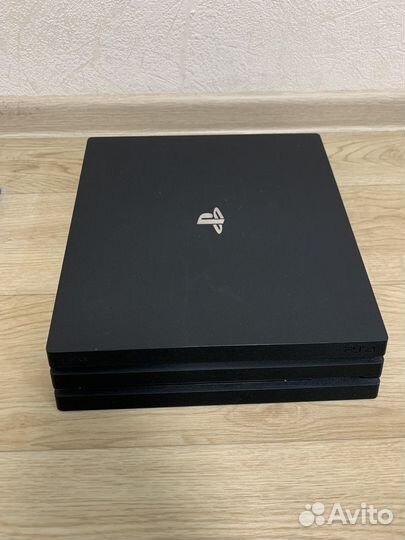 Sony playstation 4 Pro 1tb+2геймпада+игры