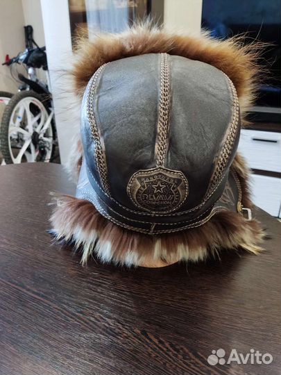 Шапка из натуральной кожи и меха новая