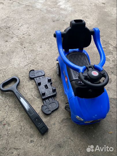 Машина каталка толокар с ручкой