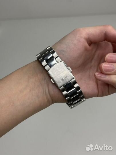 Мужские наручные часы guess