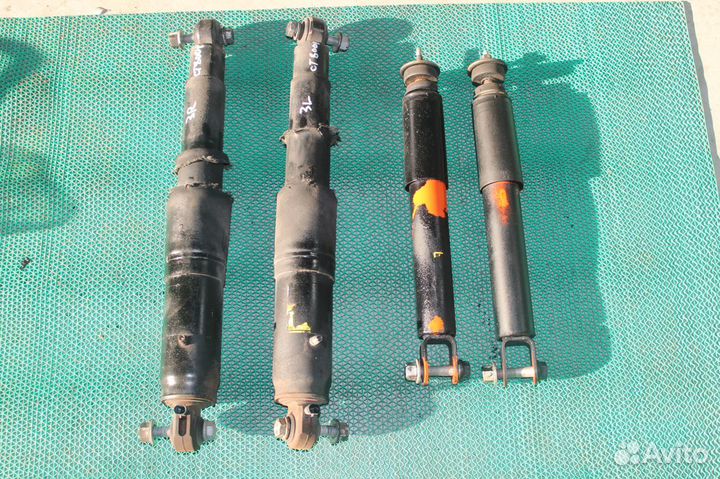 Комплект амортизаторов Chevrolet Tahoe GMT800