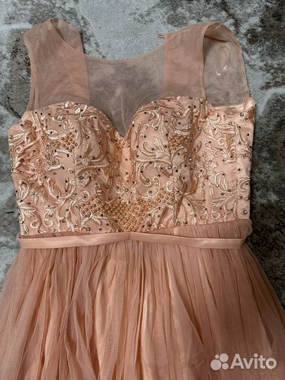 Вечернее платье