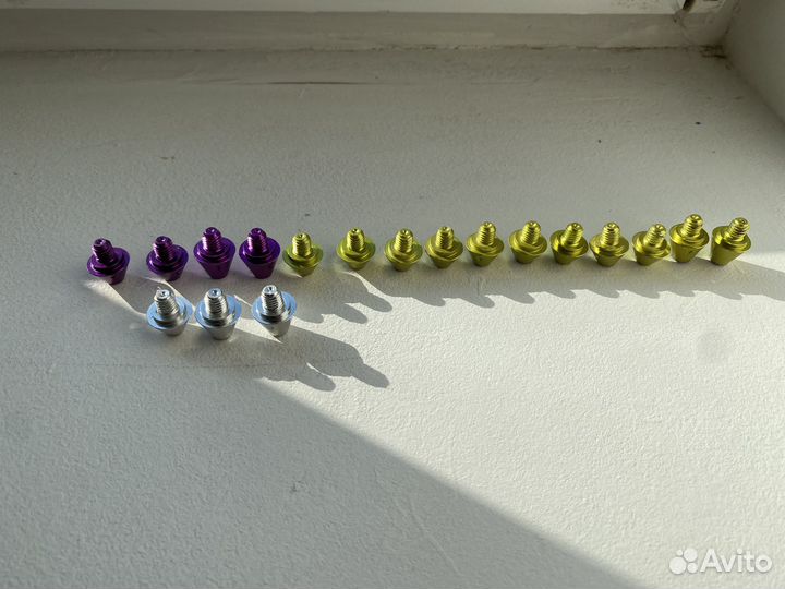 Футбольные шипы для бутсы adidas