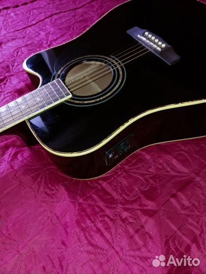 Электро-акустическая гитара