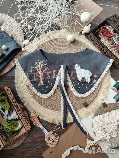 Воротничок с вышивкой