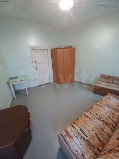 Комната 14 м² в 4-к., 4/4 эт.