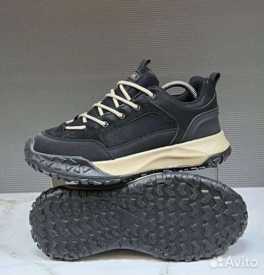 Мужские кроссовки