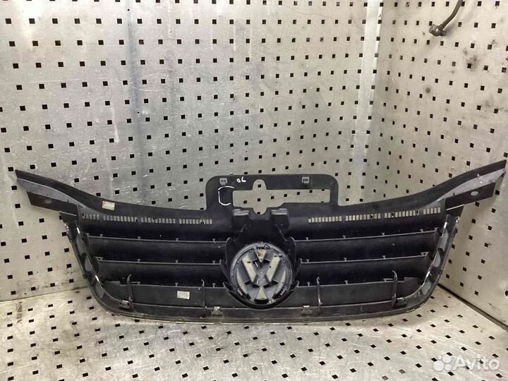 Решетка радиатора Volkswagen Touran