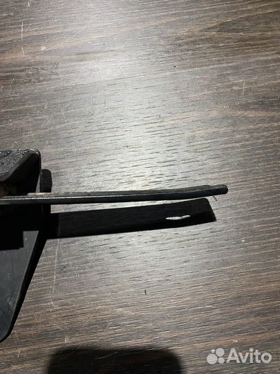 Кронштейн глушителей Harley-Davidson V-Rod 02-06