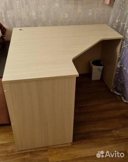 Продам компьютерный стол