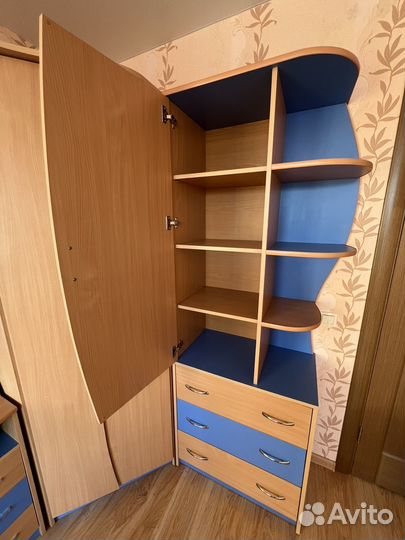 Мебель стол с полками, угловой шкаф, шкаф-комод