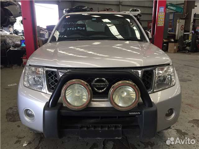 Nissan Navara (D40) разбор (капот крыло фара дверь