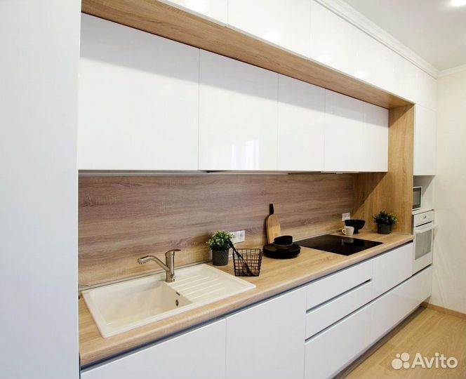 Прямая кухня в потолок. Кухонный гарнитур на заказ