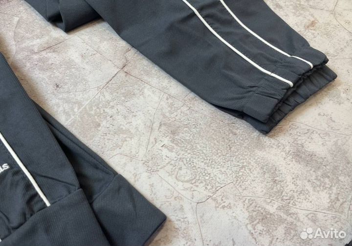 Спортивные костюмы Adidas современные