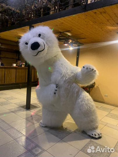 Белый мишка-мишка Умка с поздравлением