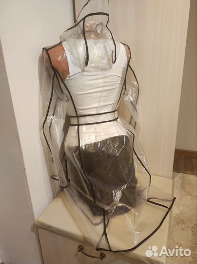 Прозрачный плащ