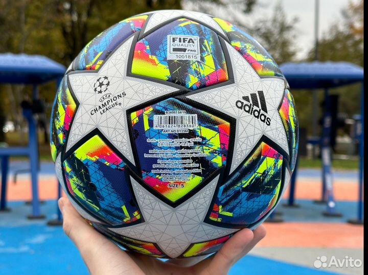 Футбольный мяч adidas 5 размер