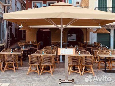 Зонт уличный. Зонт на центральной опоре. Зонт для