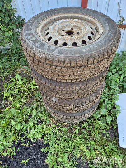 Sailun Ice Blazer Arctic SUV 215/65 R16