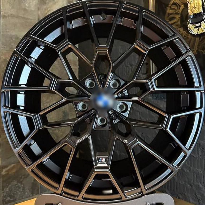 Replica DWS BM-0384 : 9,5x20 5*112 Et:35 Dia:66,6 black