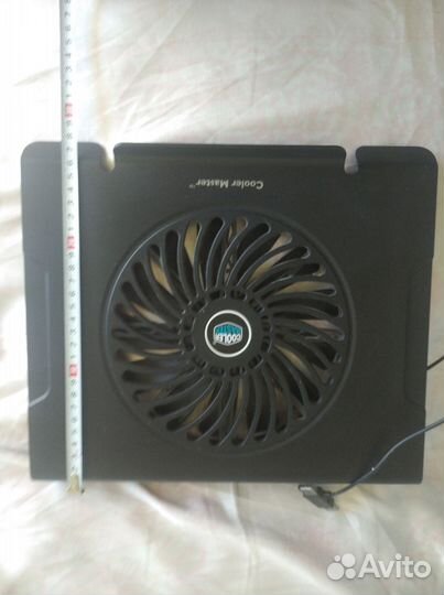 Охлаждающая подставка под ноутбук